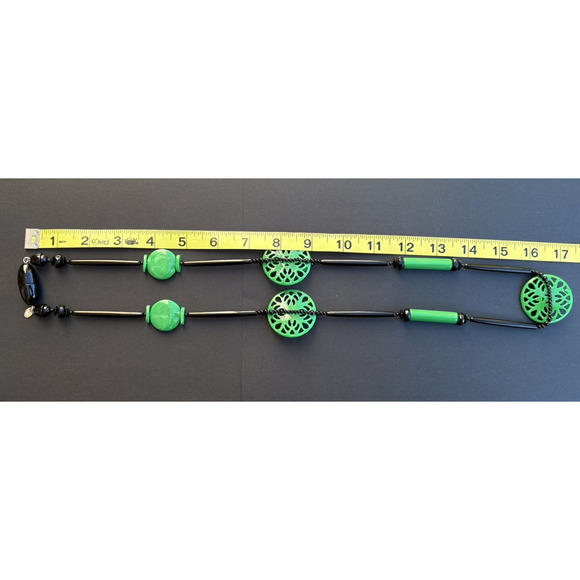 Vintage Joan Rivers Acrylic Lucite Cutout Green & Black Necklace Unique Rare 36" - Picture 8 of 8